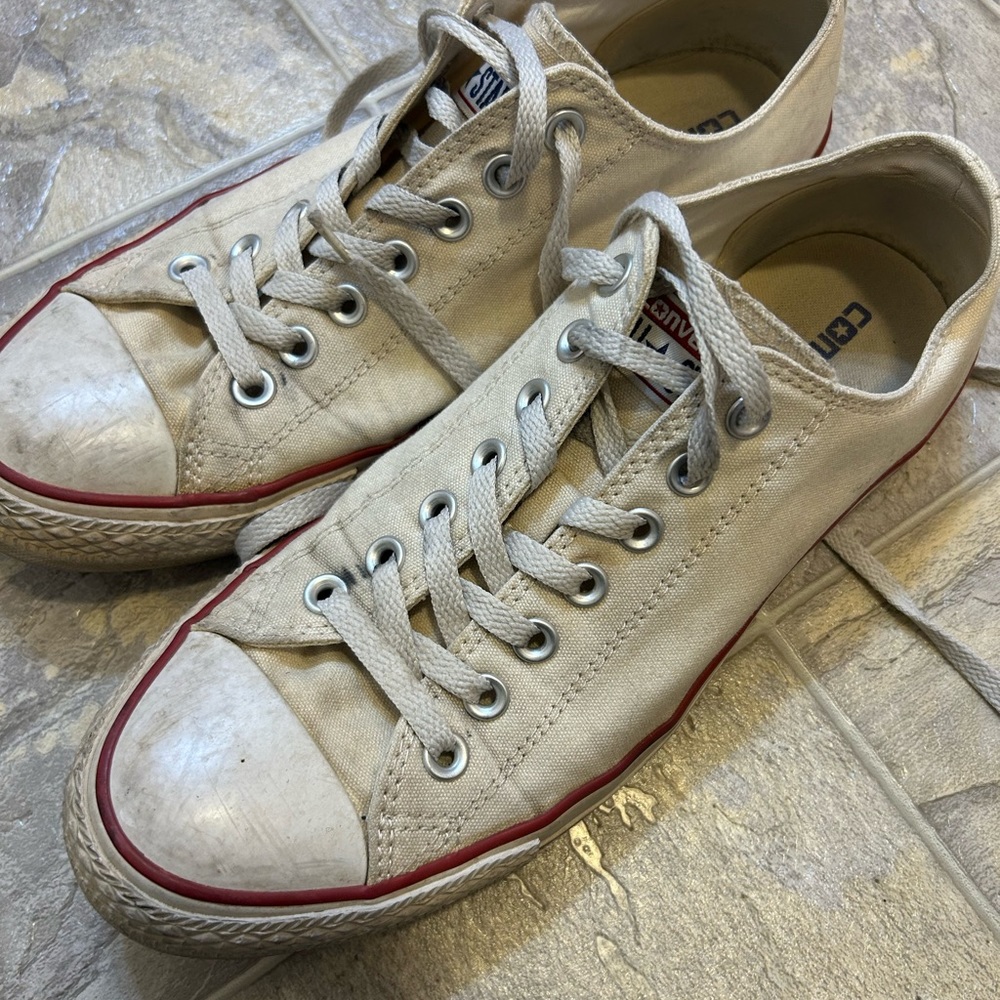 Men’s white converse size 9.5